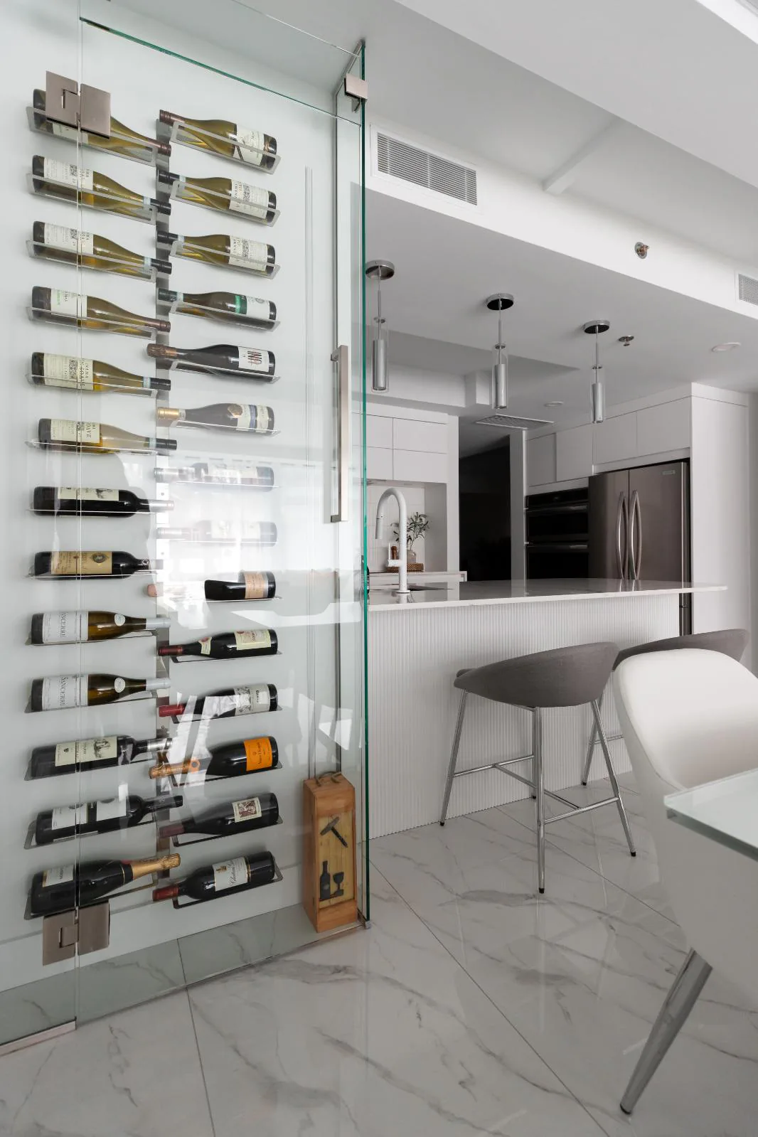 Cellier vitré, projet conçu avec Élévation studio design